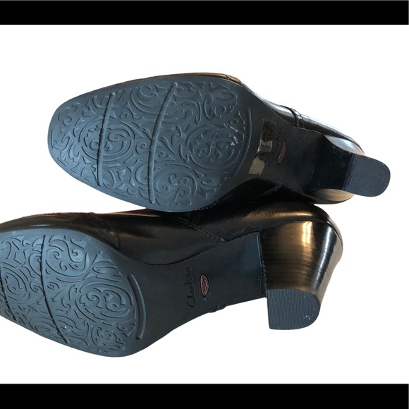 EUC,LIKE NEW!!CLARKS!! Super comfy and stylish Sz 8 Boots, GREAT DEAL 😀😀 - Picture 8 of 8